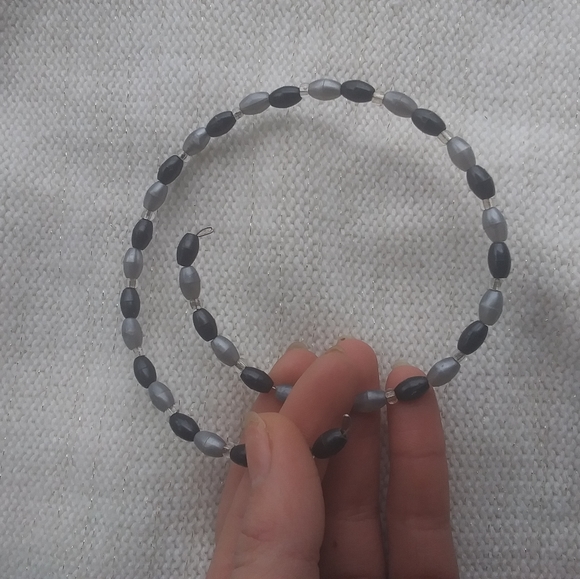 FREE w/ Bundle! Choker w Gray and Black Beads Adjustable - Picture 5 of 8
